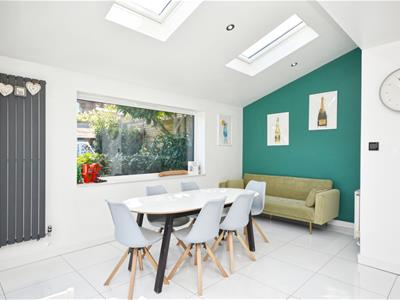 L-Shaped Kitchen/Dining/Family Room